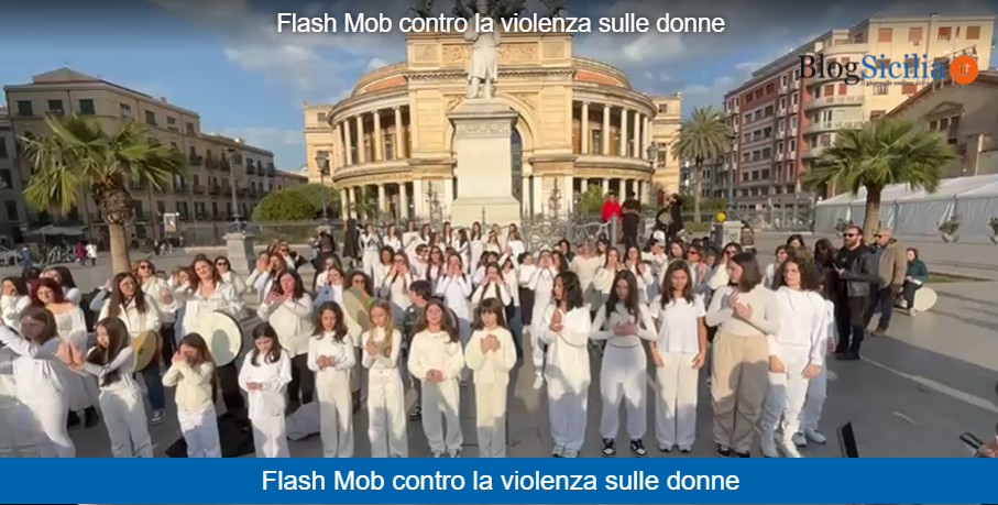 Flash mob al Politeama contro la violenza sulle donne