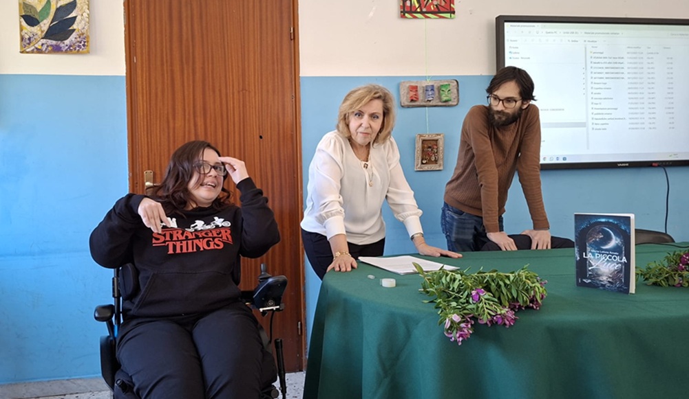 “La piccola luce”, il libro di Maria Letizia Amato presentato al comprensivo “Leopardi”